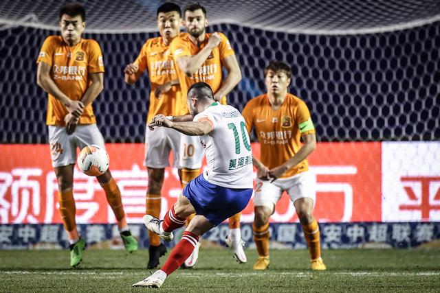 斯图尔特26+7美国女篮力克比利时 梅斯曼24分
