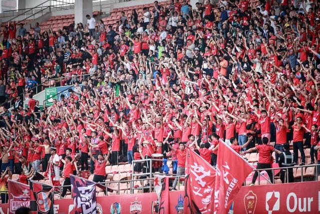 西亚28+11步行者大胜篮网 马克西20分76人灭蜂